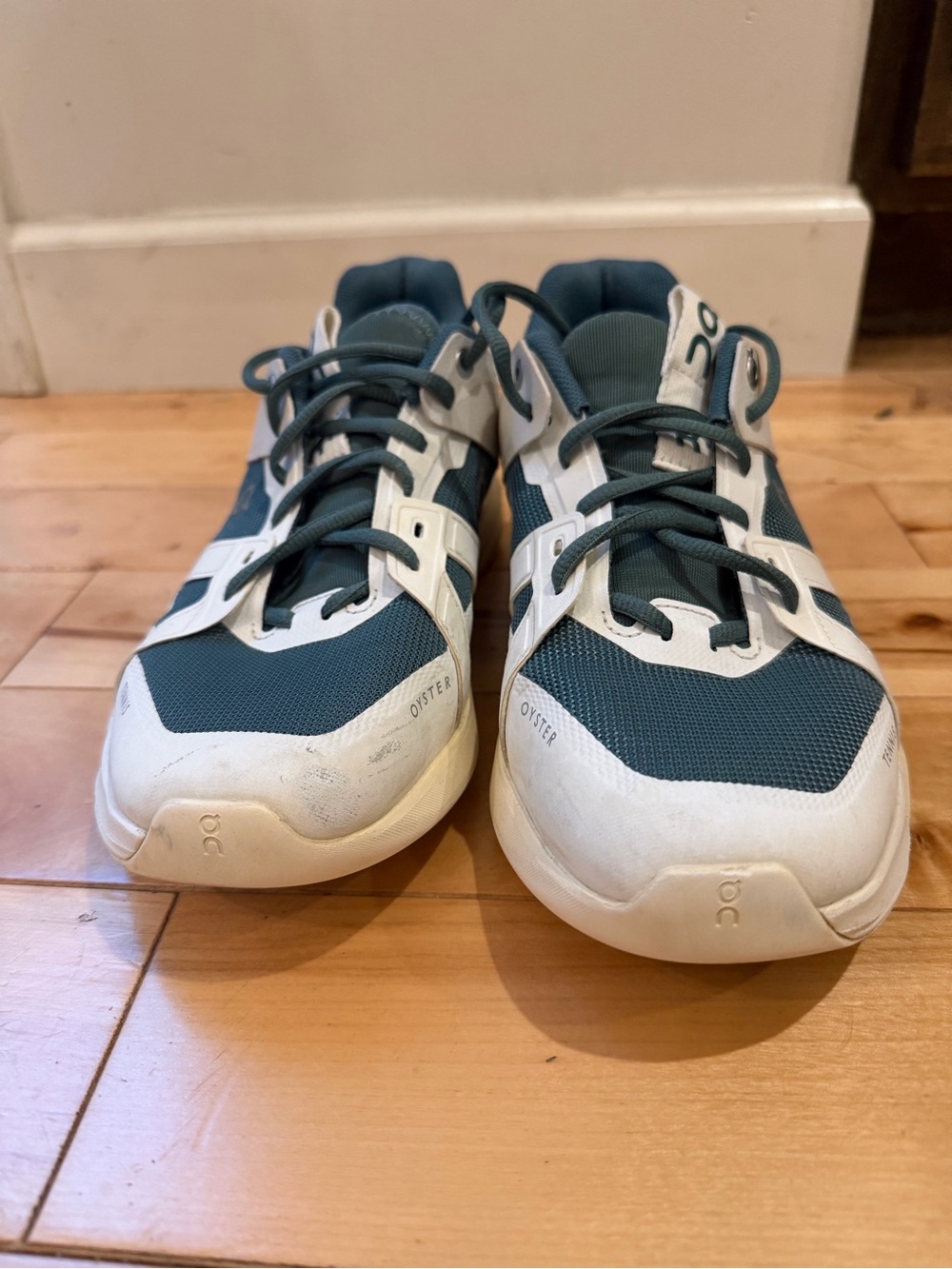 On Cloud Roger Clubhouse Pro Oyster
Limited Edition Tennis Shoes